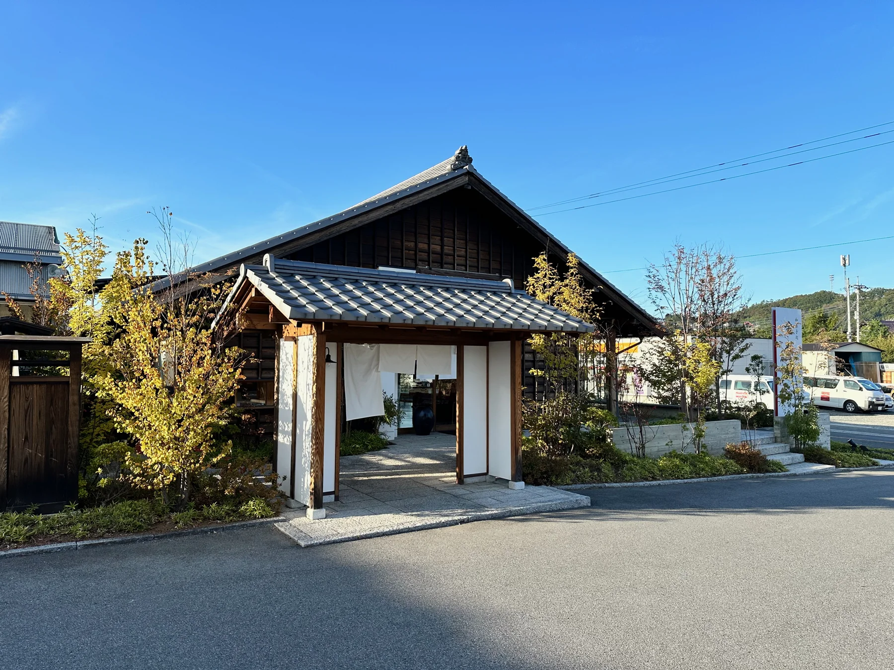 金精軒 韮崎店の外観