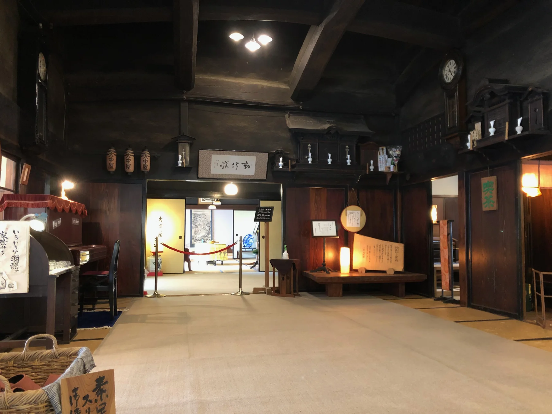 歴史ある七賢の建物と行在所への入口