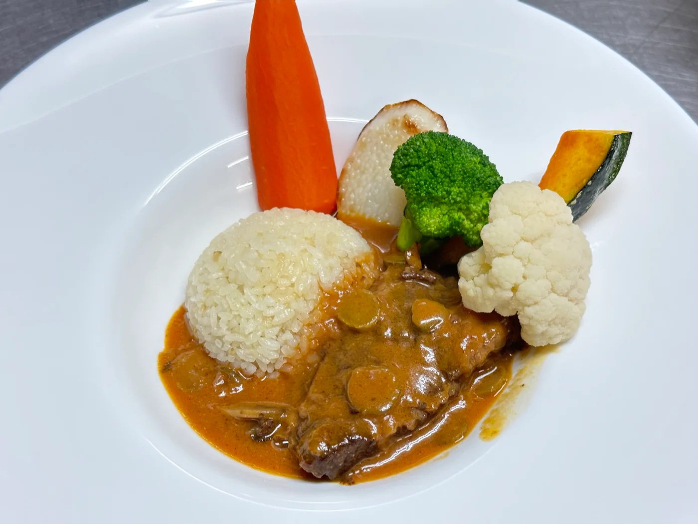 牛肉の赤ワイン煮込み バターライス
