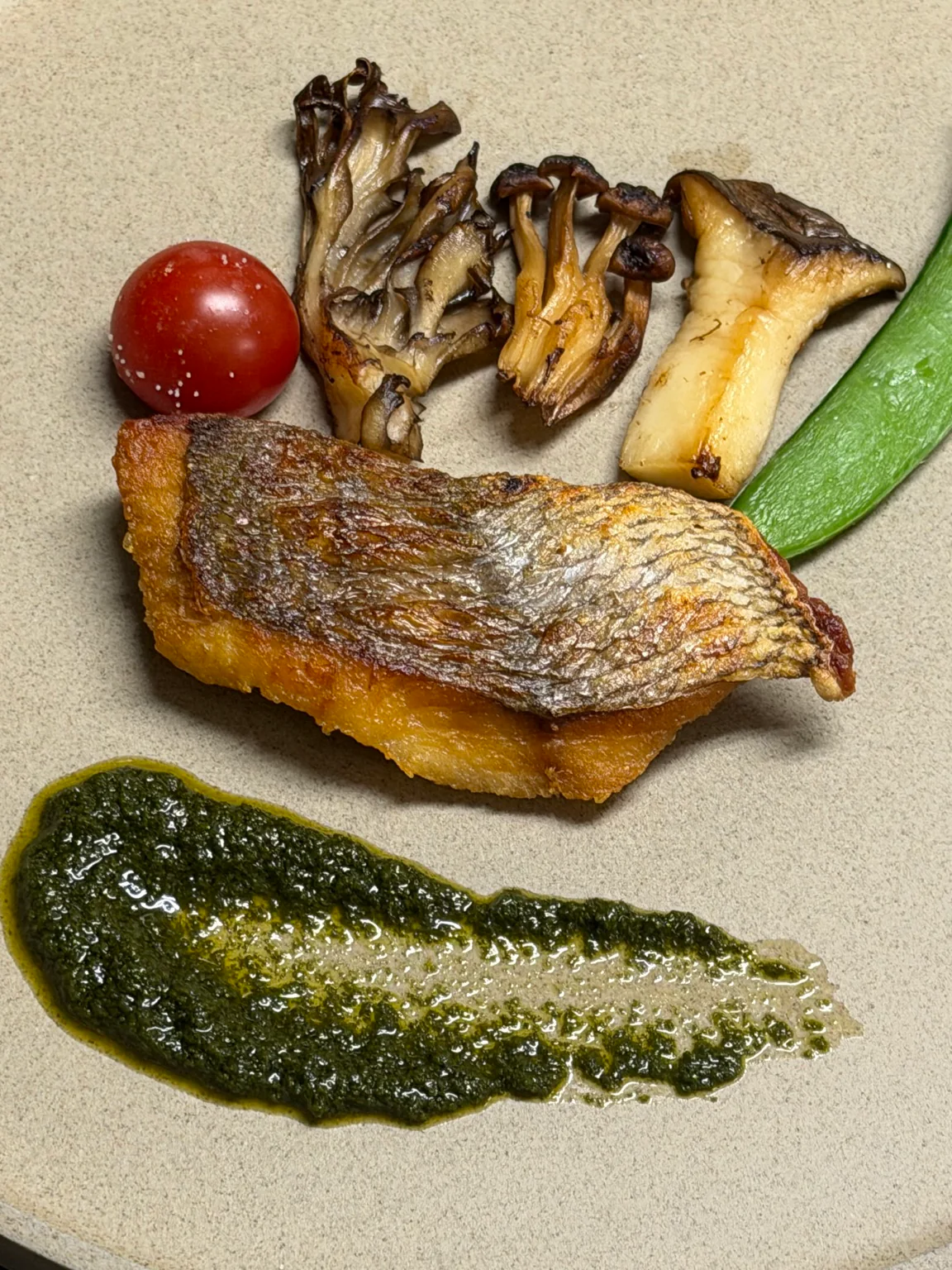 鯛のポワレ バジルソース