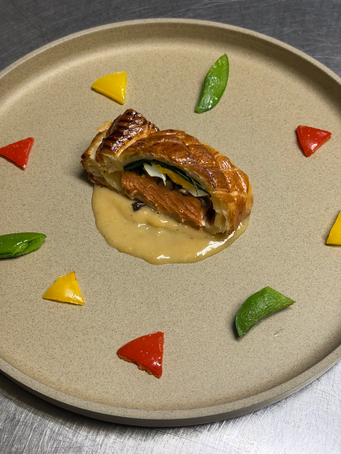 サーモンのパイ包み焼き
