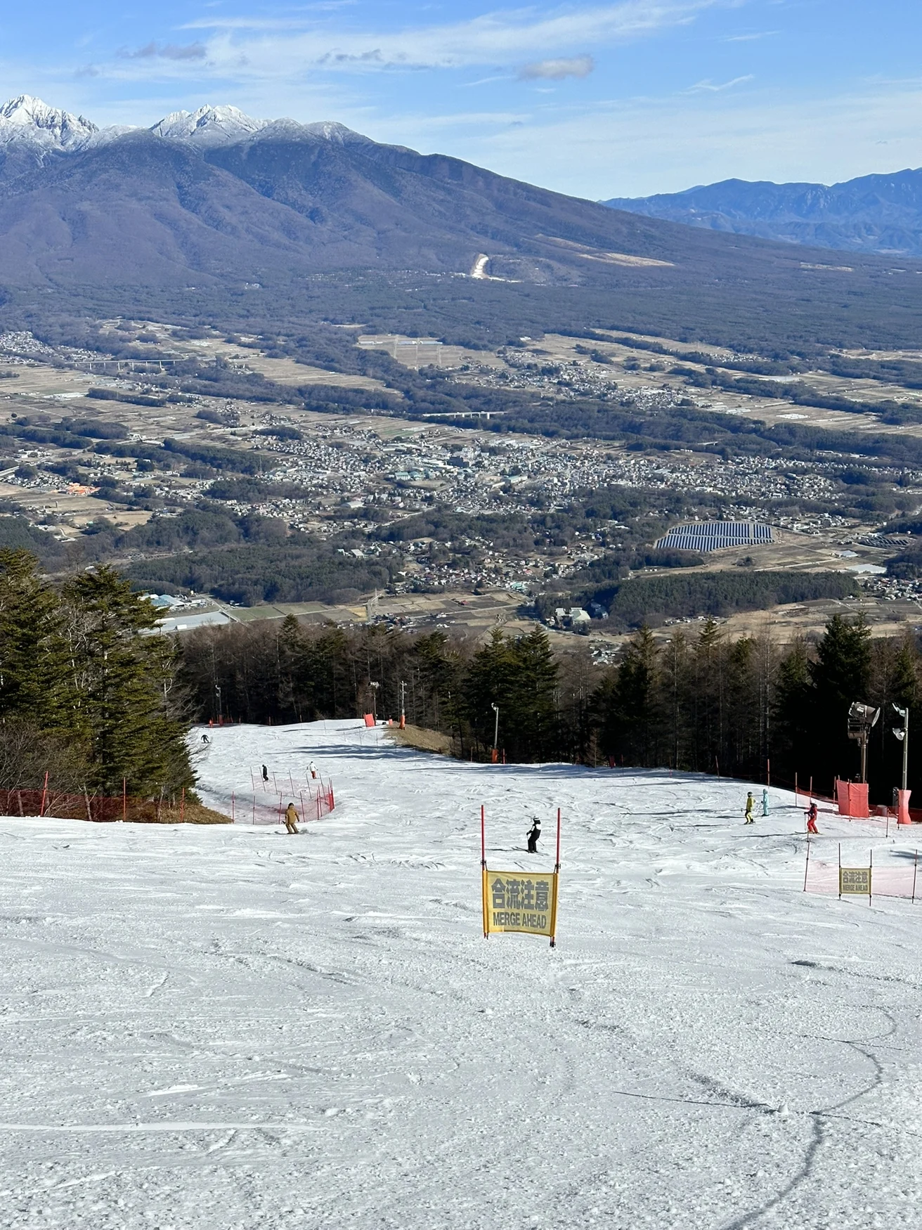 富士見パノラマ：八ヶ岳と富士見の町を望むスキーゲレンデ